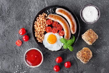 Fototapeta na wymiar English Breakfast with sausage
