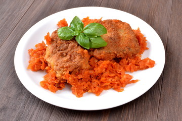 ryba smażona z marchewką