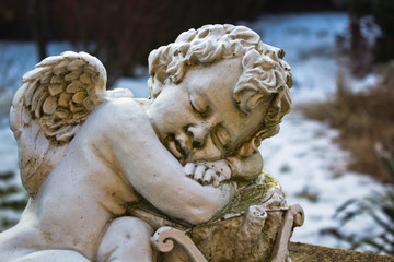 monument of a sleeping angel 