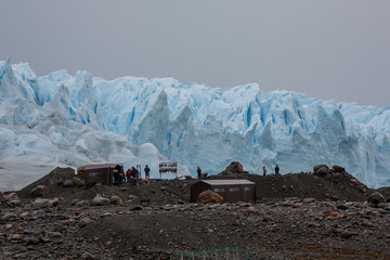 Obóz startowy trekkingu po lodowcu Perrito Moreno