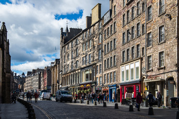 Busy Street Royal Mile in Edinburgh, Scotland, UK