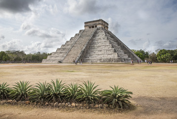 Fototapeta na wymiar ancient site of Chichen itza in Yukatan region of Mexico