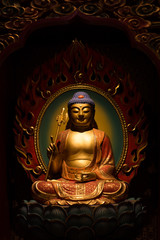 Fototapeta premium buddha statues in temple