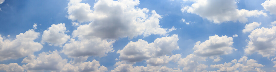 Fototapeta na wymiar Panorama blue sky and cloud.