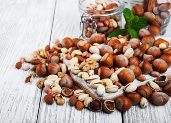 different types of nuts