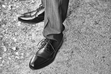 dettaglio scarpe da uomo eleganti