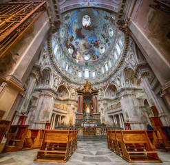 Obraz premium VICOFORTE, ITALY APRIL 11, 2017 - Vicoforte Sanctuary, Cuneo province, Piemonte, Italy, inside, the largest elliptical dome in the world.