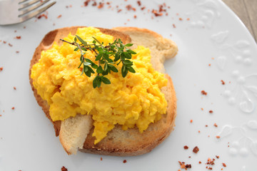 oeufs brouillés
