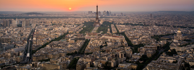 Sunset at the Eiffel tower, Paris, France - obrazy, fototapety, plakaty