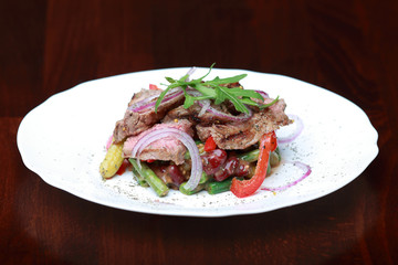 Салат из мяса и овощей