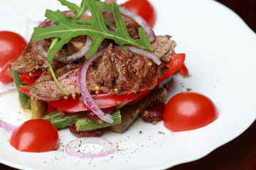 Салат из мяса и овощей