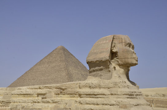 Sphinx vor Cheops-Pyramide, Gizeh