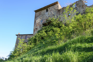 Toiano il paese abbandonato
