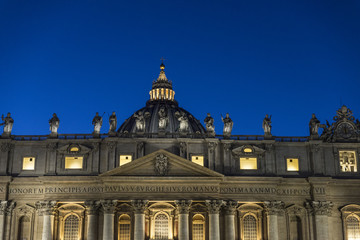 Fototapeta na wymiar Papal basilica of Saint Peter in Vatican City, Vatican