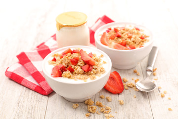 muesli,dairy and strawberry