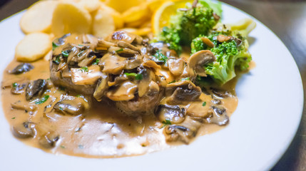 Beefsteak mushroom sauce