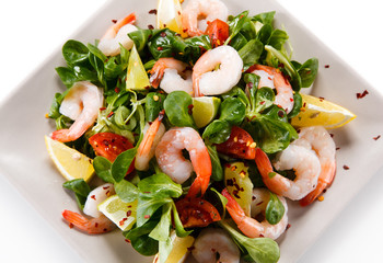 Shrimps with salad