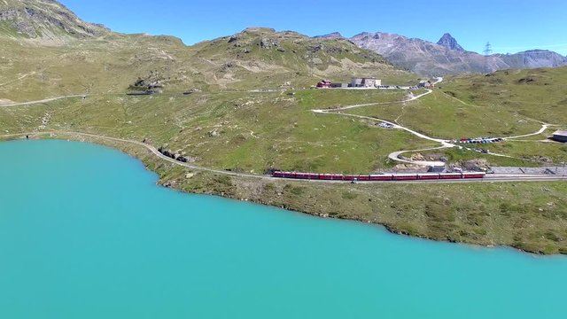 Aerial 4k - Bernina Pass - Svizzera - Bernina Express - Lago Bianco (2200 mt.) 