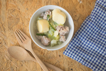 Clear soup with vegetables