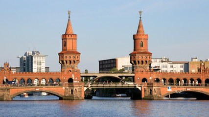 Fototapeta na wymiar Oberbaum bridge landmark in Berlin, Germany