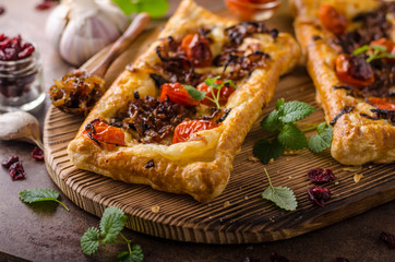 Puff pastry vegetarian pizza