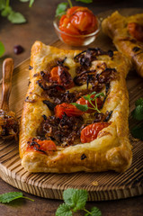 Puff pastry vegetarian pizza