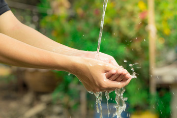 Hand washing is easy and good for your health.