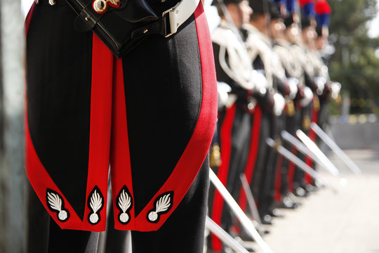 dettaglio divisa da Carabiniere durante un picchetto d'onore
