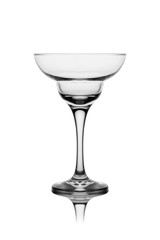 Kieliszek do alkoholu na białym tle © piotrszczepanek