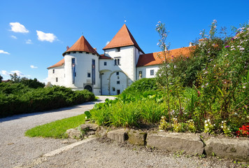 Fototapeta na wymiar mittelalterliche Burg Varazdin in Kroatien - old medieval castle in Varazdin