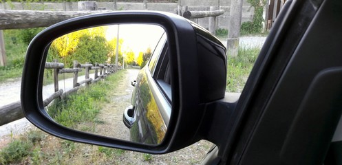 Specchietto retrovisore al parco