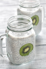 Chia seed puddings with kiwifruit slices