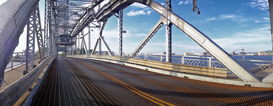 Raising bridge in Duluth Minnesota