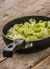cut leek pan