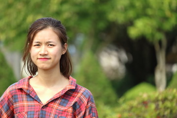 ベトナム旅行　若い女性