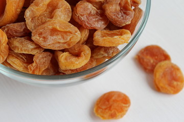 Тарелка с курагой