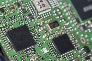 Electronic components and processor on a printed circuit.