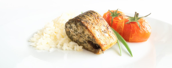 fried mackerel with rice and tomatoes