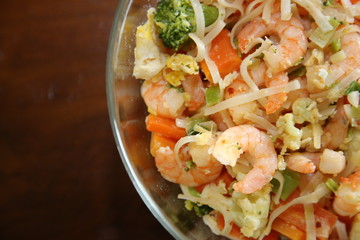 Reisnudelsalat thailändisch