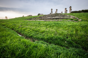 Fototapeta na wymiar ruins at countryside