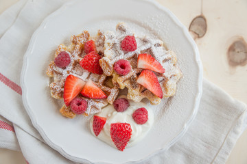 Waffeln mit Beeren 