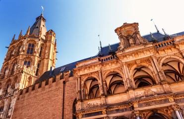 Das historische Kölner Rathaus  ist aufgrund seiner Bauzeugnisse als ältestes Rathaus Deutschlands anzusehen.