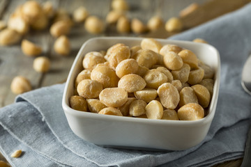 Roasted Macadamia Nuts with Sea Salt