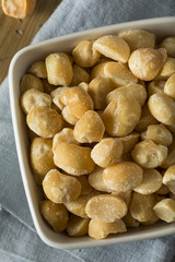 Roasted Macadamia Nuts with Sea Salt