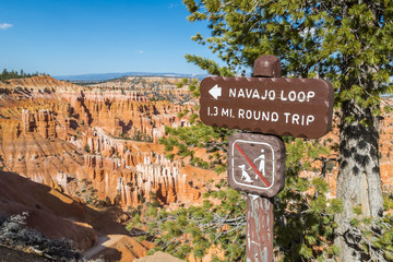 Navajo loop sign
Trailhead sign at Bryce Canyon