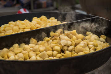 Bratkartoffeln aus der Riesenpfanne