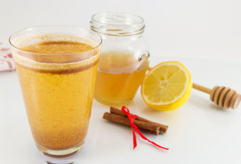 honey lemon and cinnamon drink