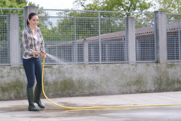 cleaning time for kennel assistant