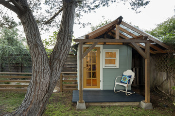 Cozy country style shed