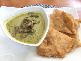 Beef green curry with roti